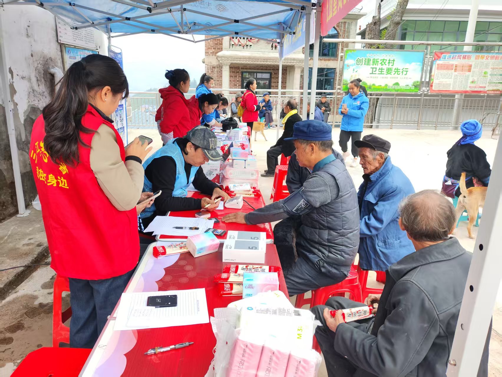 归述村联合移动公司开展宣传活动 (1).jpg