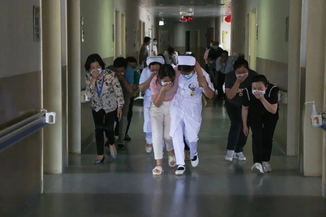 引导人员疏散3.jpg